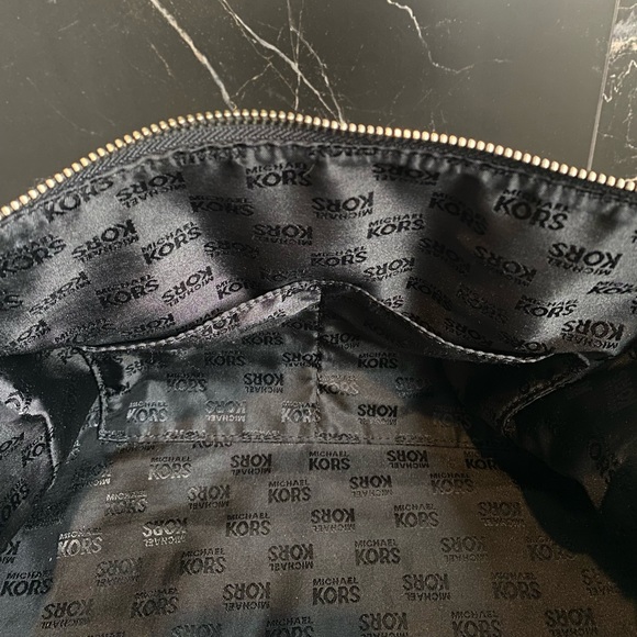 Michael Kors Grayson Satchel -Authentic - Picture 9 of 10